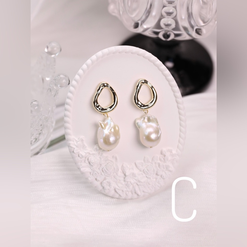 Sold Gold Irregular Baroque Pearl Earrings C